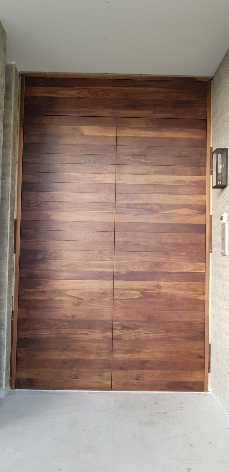 דלת כניסה יוקרתית