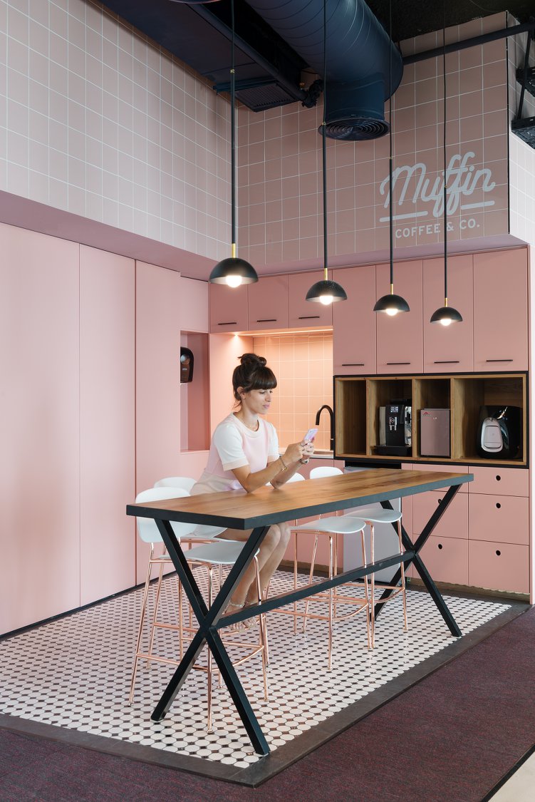 IronSource Office - Modern Carpentry