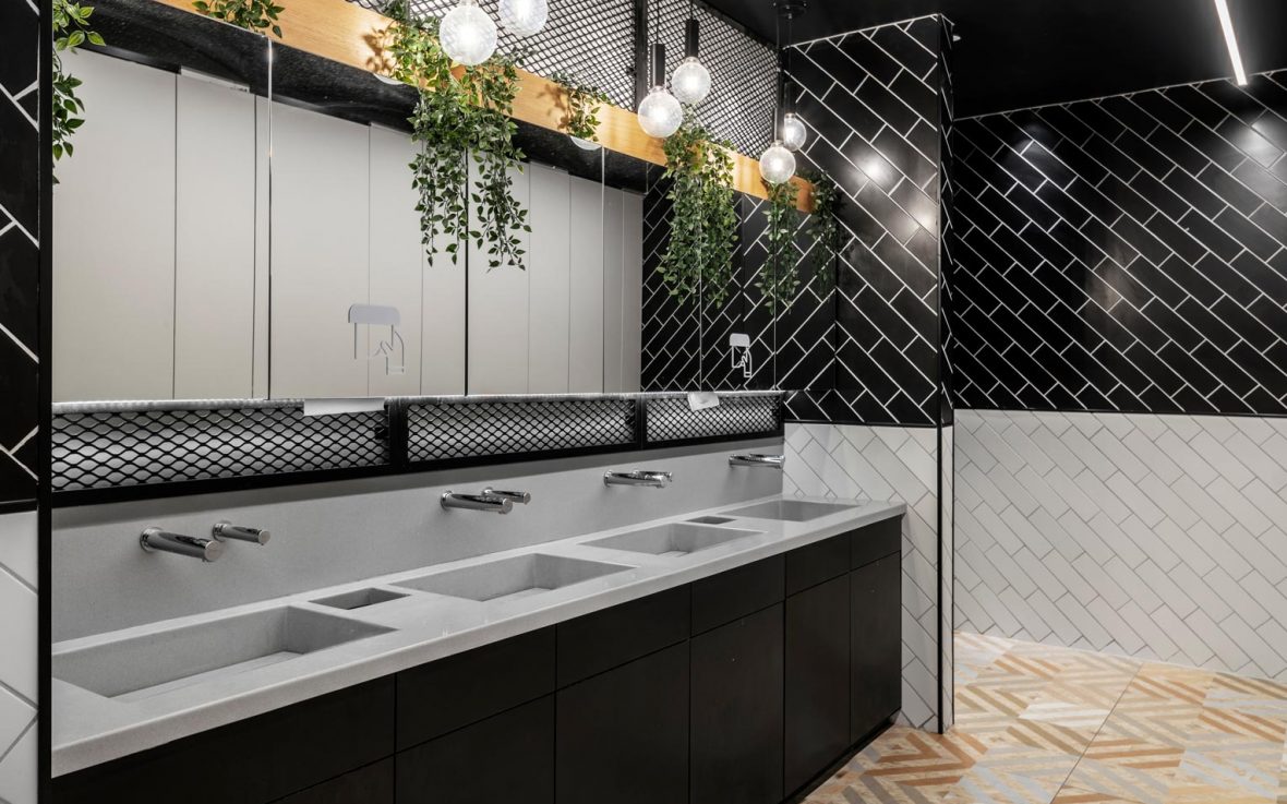 Varonis Office - Premium Wood Design
